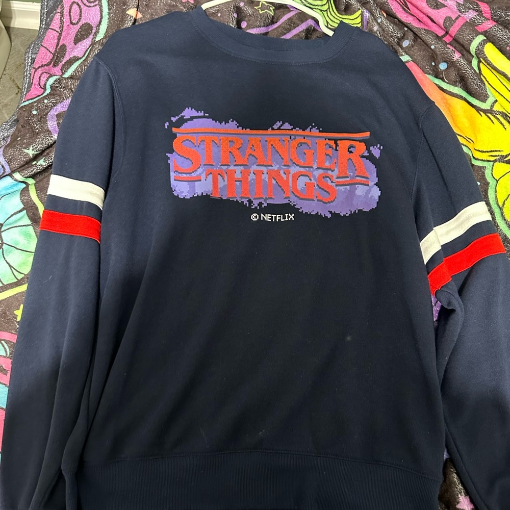 Stranger Things Netflix show sweat shirt size lg